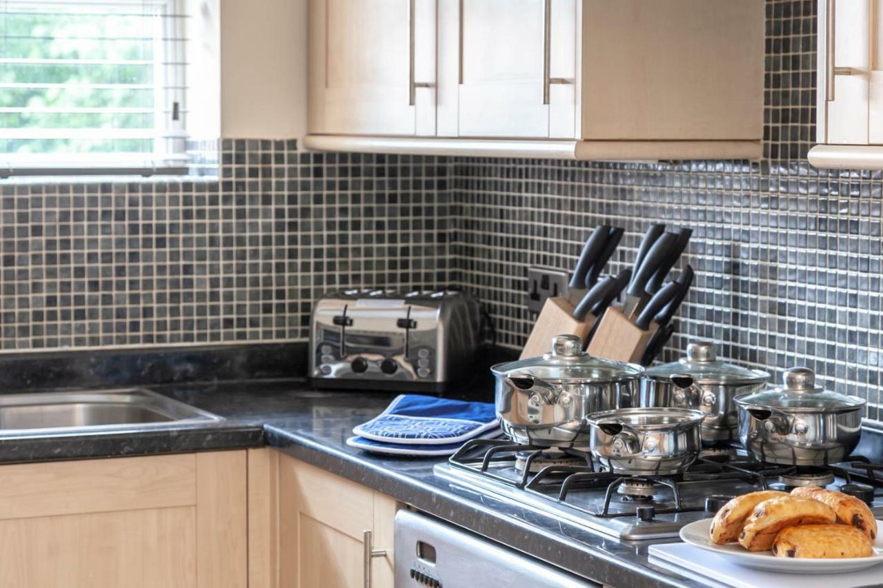 4 Bed Home, Driveway Parking Ideally Located In Latchford, Warrington - Executive St Marys House 외부 사진