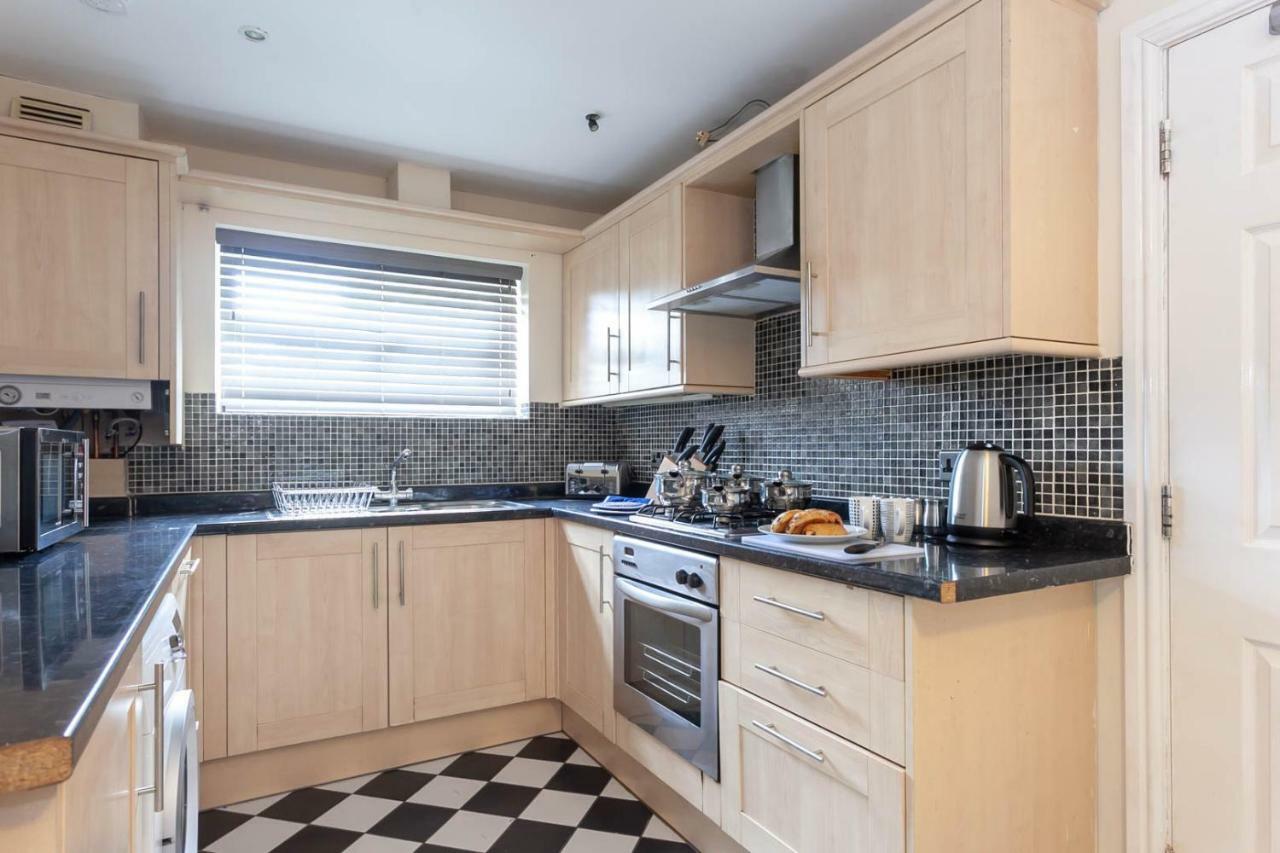 4 Bed Home, Driveway Parking Ideally Located In Latchford, Warrington - Executive St Marys House 외부 사진