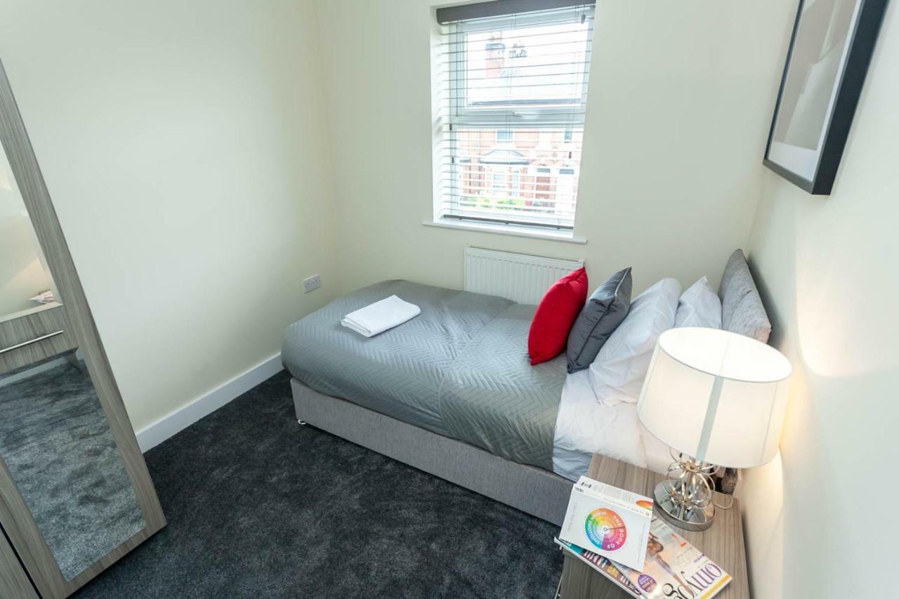 4 Bed Home, Driveway Parking Ideally Located In Latchford, Warrington - Executive St Marys House 외부 사진