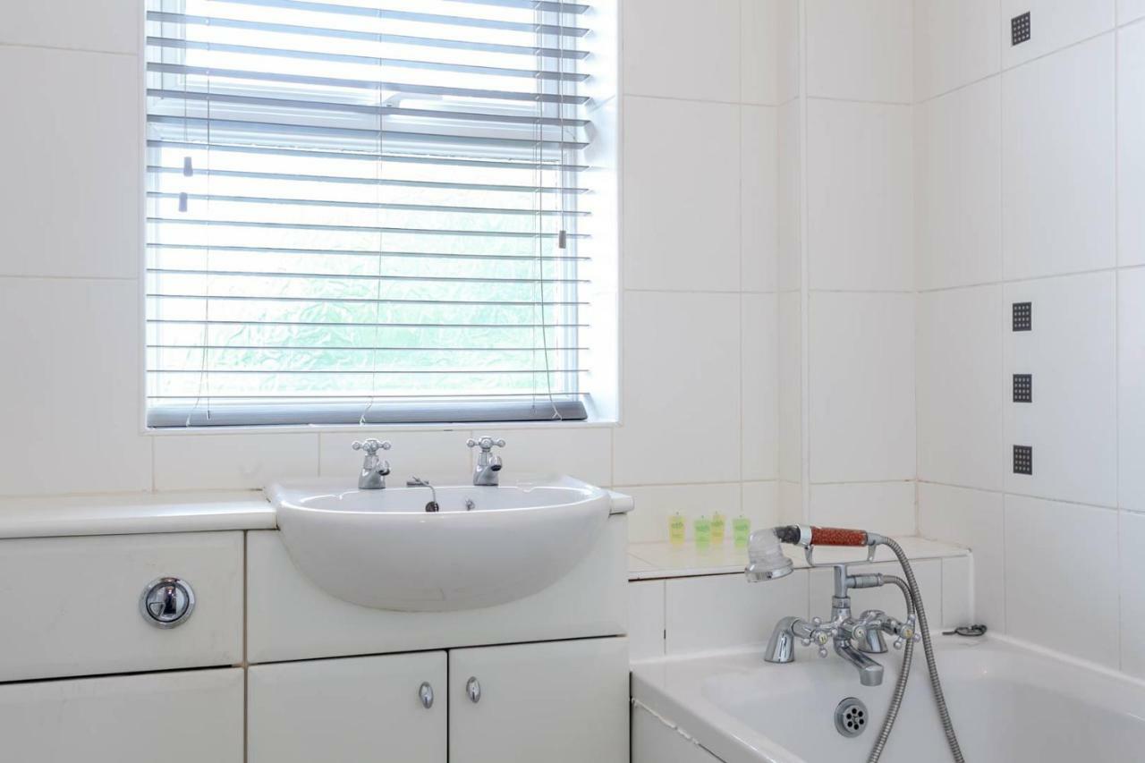 4 Bed Home, Driveway Parking Ideally Located In Latchford, Warrington - Executive St Marys House 외부 사진